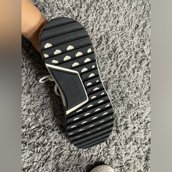 ADIDAS CLOUDS  x Pharrell Williams - Picture 3 of 7